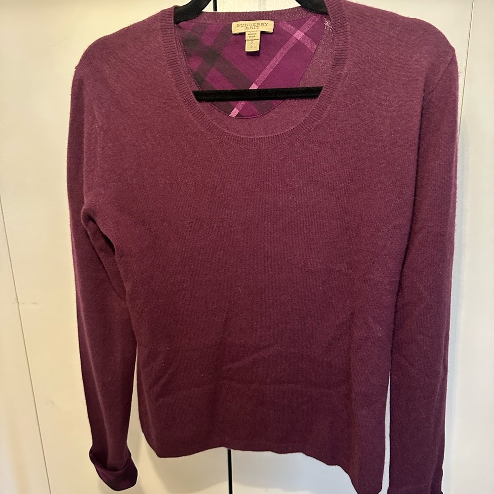 Burberry 100% Cashmere Sweater size Small
